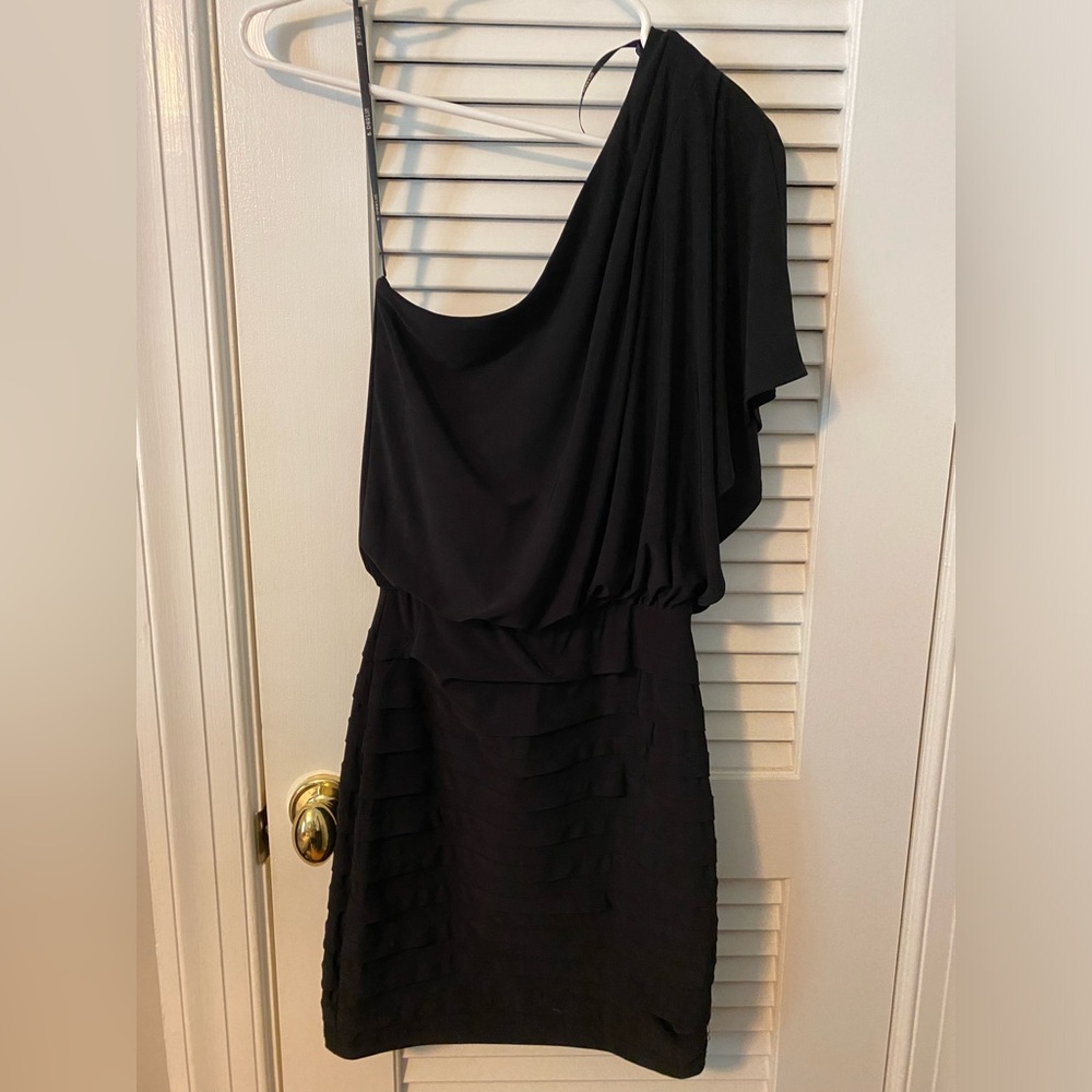 Little Black Dress! Perfect for formals, wedding guest, NYE, & cocktail parties!